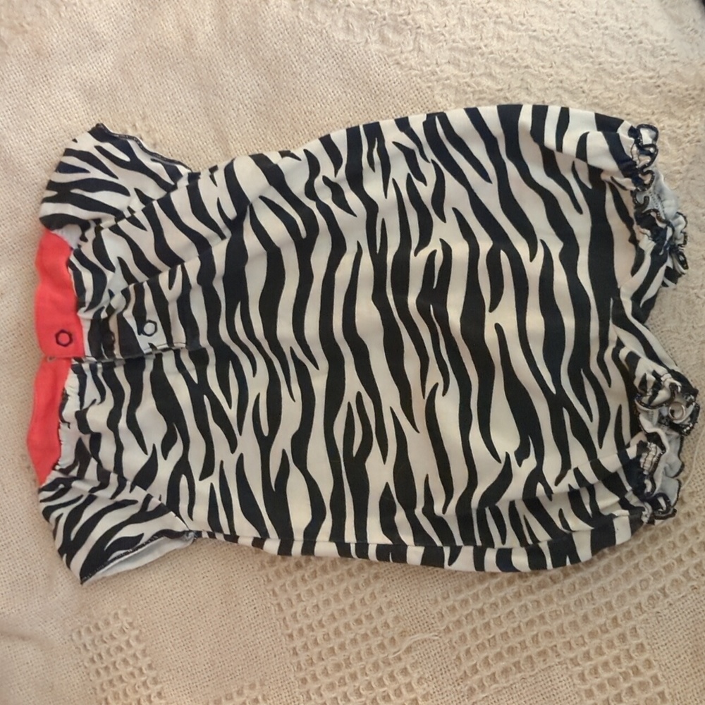Baby Romper - Picture 2 of 3